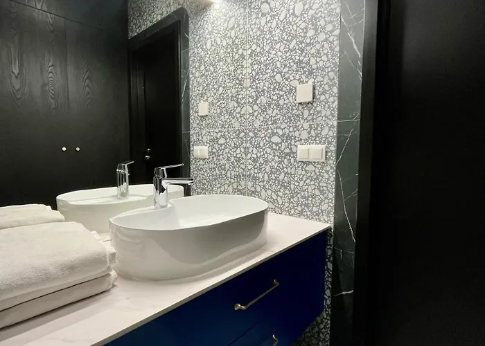 Teofila Magdzinskiego 5 *