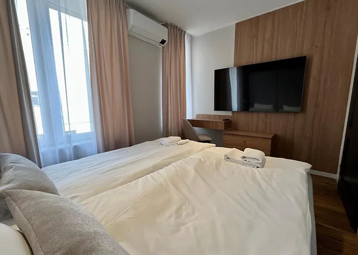 Teofila Magdzinskiego 5 *